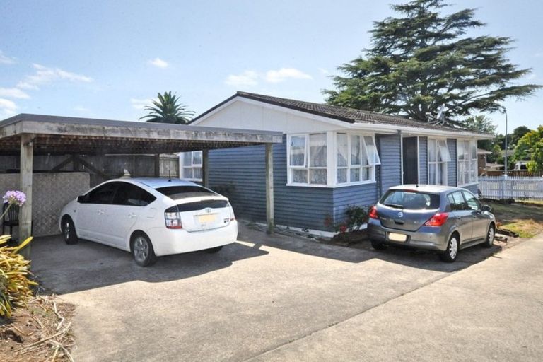 Photo of property in 10 Lane Road, Weymouth, Auckland, 2103