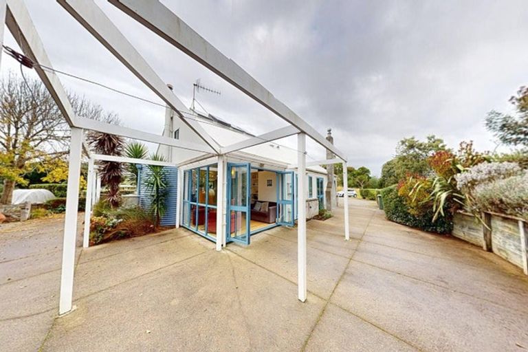 Photo of property in 240 Peka Peka Road, Peka Peka, Waikanae, 5391
