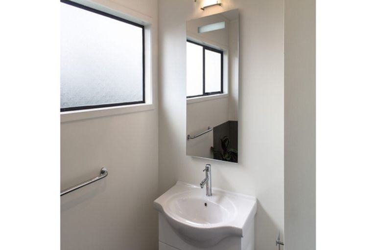 Photo of property in 1/78 Glengarry Road, Glen Eden, Auckland, 0602