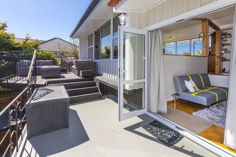 Photo of property in 31 Dowling Grove, Silverstream, Upper Hutt, 5019