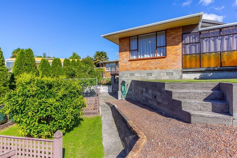 Photo of property in 6 Leatham Avenue, Strandon, New Plymouth, 4312