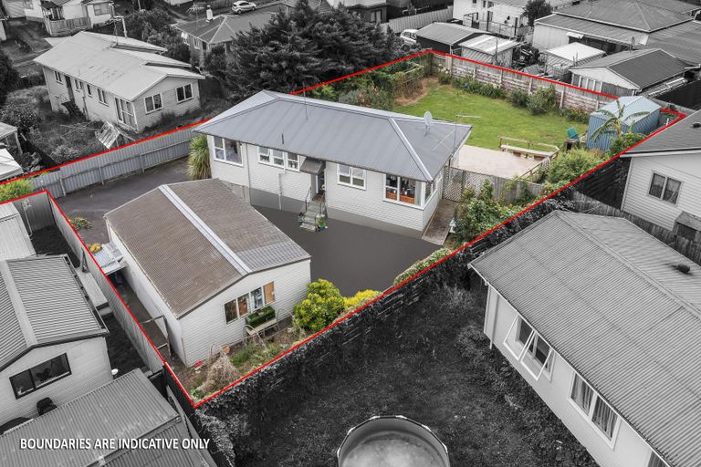 Photo of property in 4 Capella Place, Manurewa, Auckland, 2102