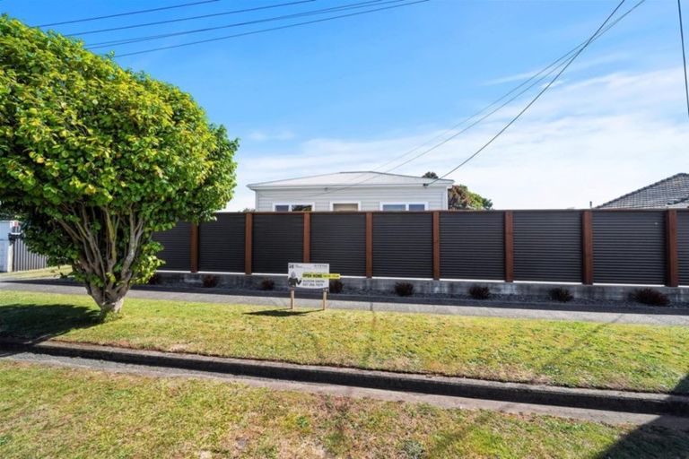 Photo of property in 37 Burns Street, Hawera, 4610