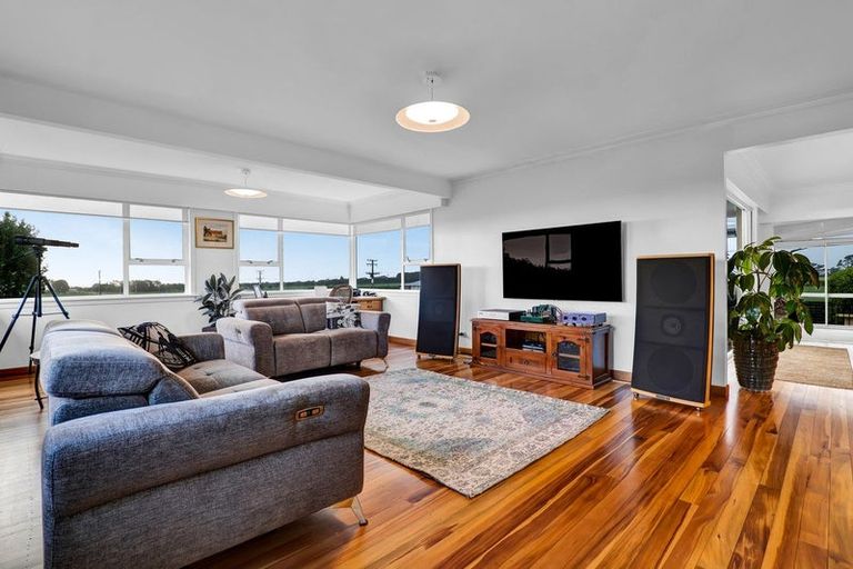 Photo of property in 255 Kaihihi Road, Okato, 4381