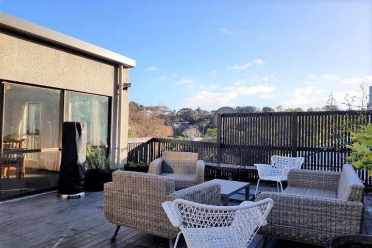 Photo of property in 3 Oak Avenue, Paremata, Porirua, 5024