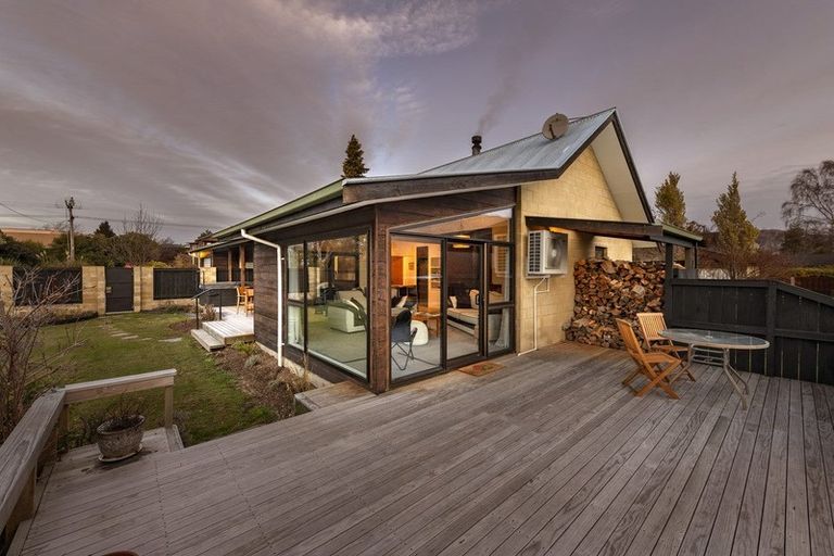 Photo of property in 152 Beacon Point Road, Wanaka, 9305