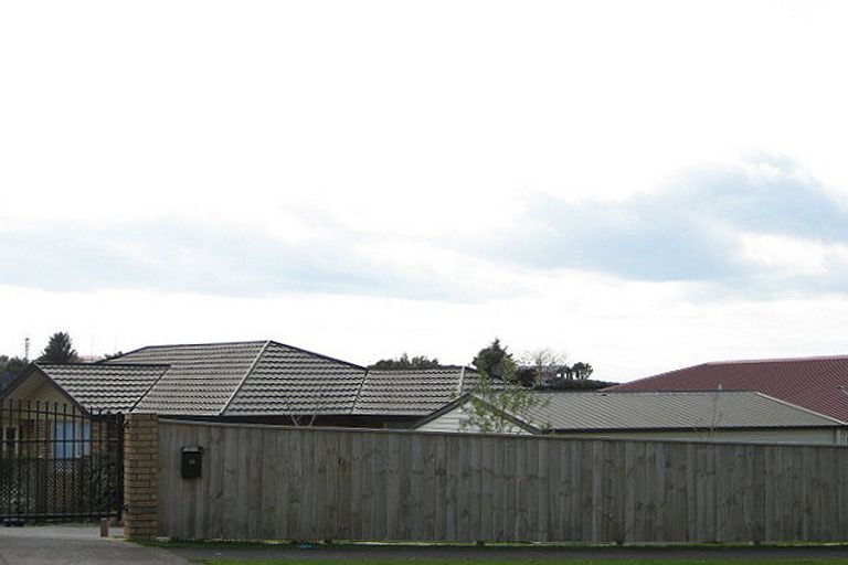 Photo of property in 23 Poplar Grove, Whalers Gate, New Plymouth, 4310