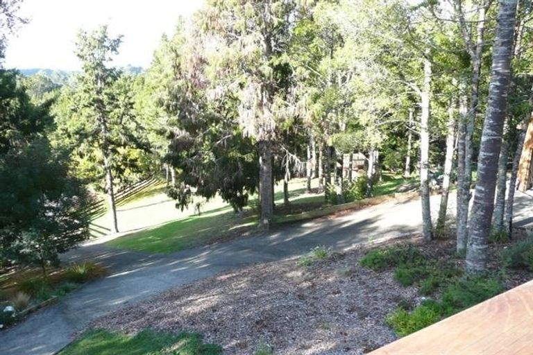 Photo of property in 52 Tram Valley Road, Swanson, Auckland, 0614