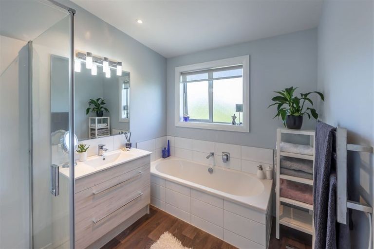 Photo of property in 9 Kennedys Bush Road, Halswell, Christchurch, 8025