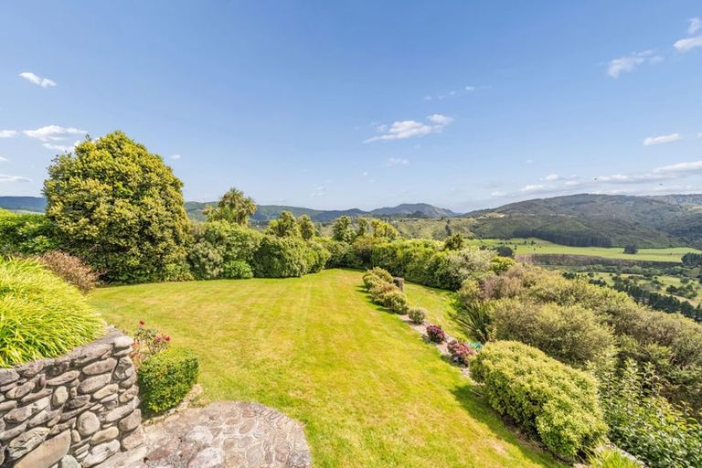 Photo of property in 58 Mt Marua Way, Timberlea, Upper Hutt, 5018