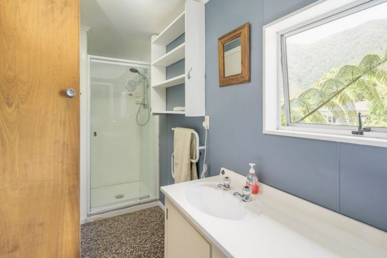 Photo of property in 5 The Parade, Okiwi Bay, French Pass, 7193