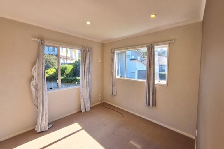 Photo of property in 38 Borneo Drive, Fairview Heights, Auckland, 0632