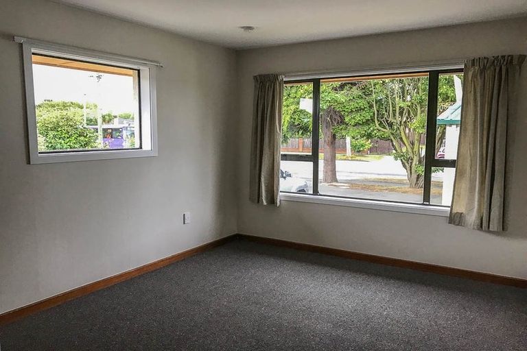 Photo of property in 1/125 Maidstone Road, Ilam, Christchurch, 8041