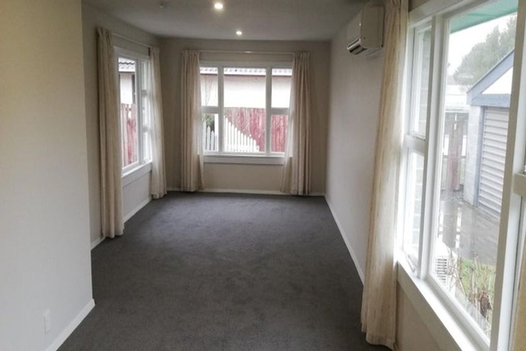 Photo of property in 23 Greenhurst Street, Sockburn, Christchurch, 8042