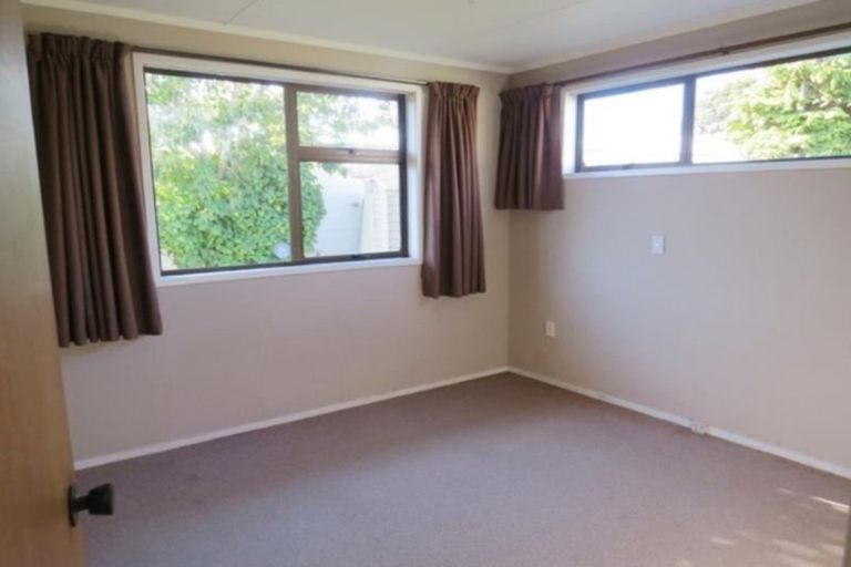 Photo of property in 12 Te Whena Place, Waitara, 4320