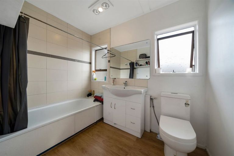 Photo of property in 5/8 Miro Street, New Lynn, Auckland, 0600