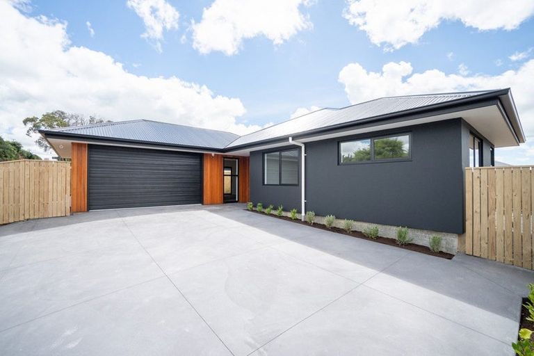 Photo of property in 8 Roberts Line, Kelvin Grove, Palmerston North, 4414