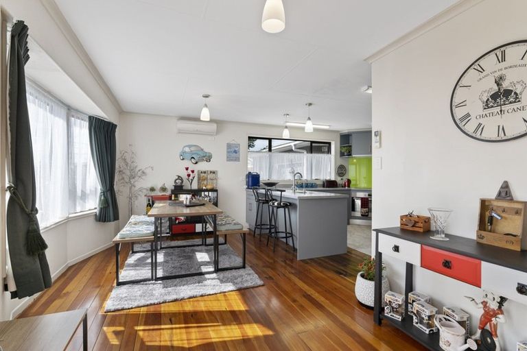 Photo of property in 44 Kent Terrace, Midhirst, Stratford, 4394