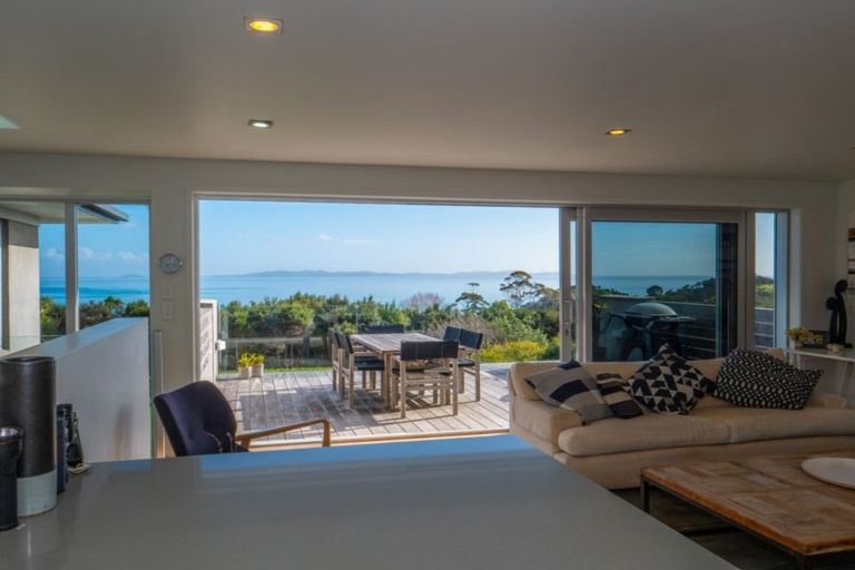 Photo of property in 16 Bay View Road, Moncks Bay, Christchurch, 8081