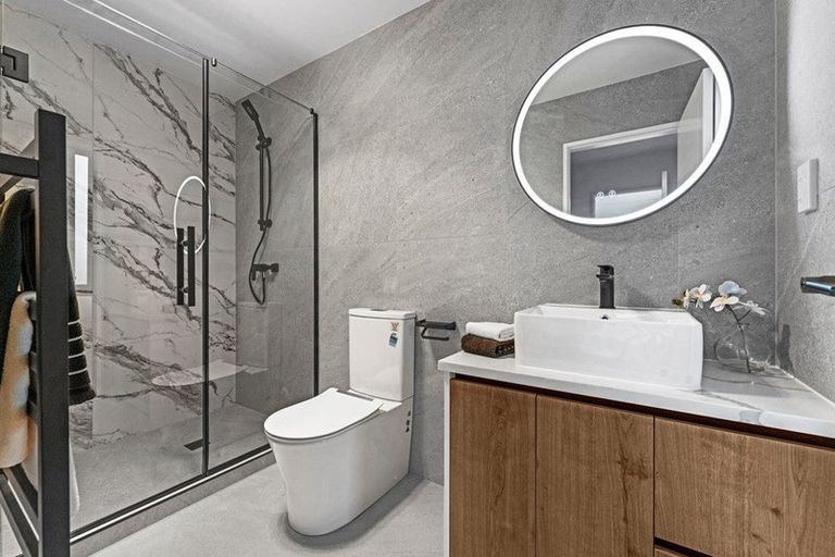 Photo of property in 130 Mcquoids Road, Flat Bush, Auckland, 2019