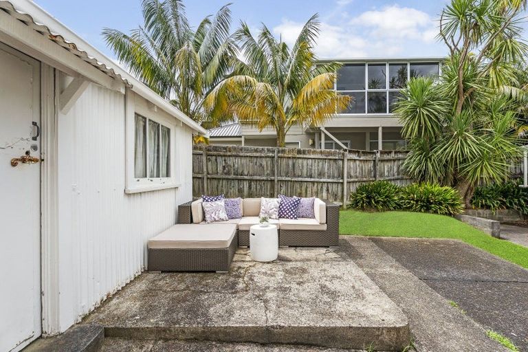 Photo of property in 5 Harbour View Road, Point Chevalier, Auckland, 1022