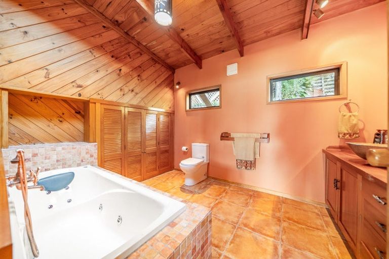 Photo of property in 99 Motuhara Road, Plimmerton, Porirua, 5026