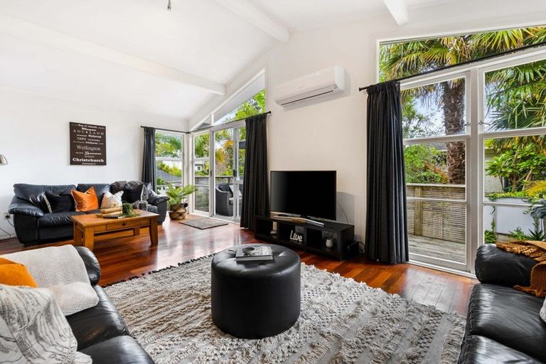 Photo of property in 26 Acacia Road, Torbay, Auckland, 0632