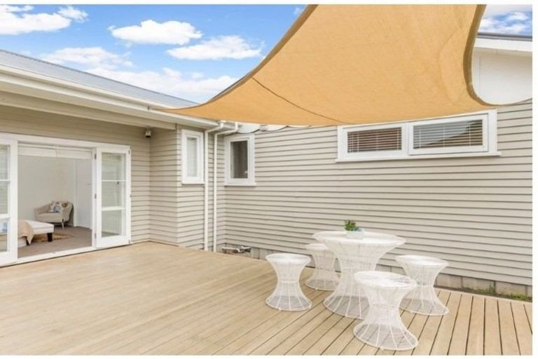 Photo of property in 4 Camp Road, Mount Wellington, Auckland, 1062