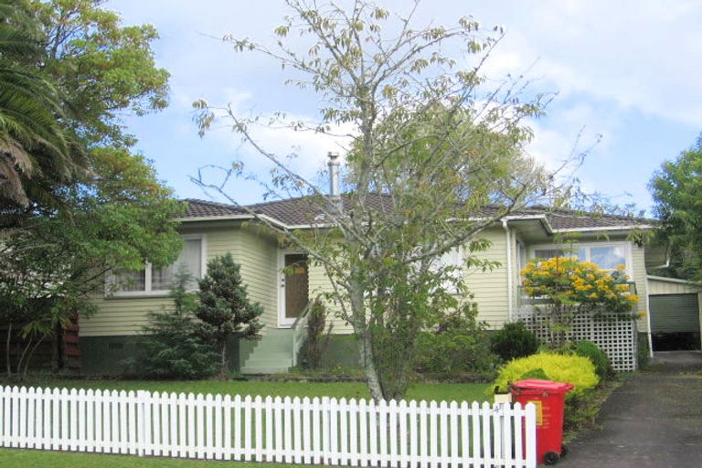 Photo of property in 4 Brunner Road, Glen Eden, Auckland, 0602