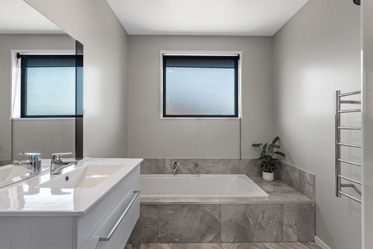 Photo of property in 84 Watkins Drive, Rangiora, 7400