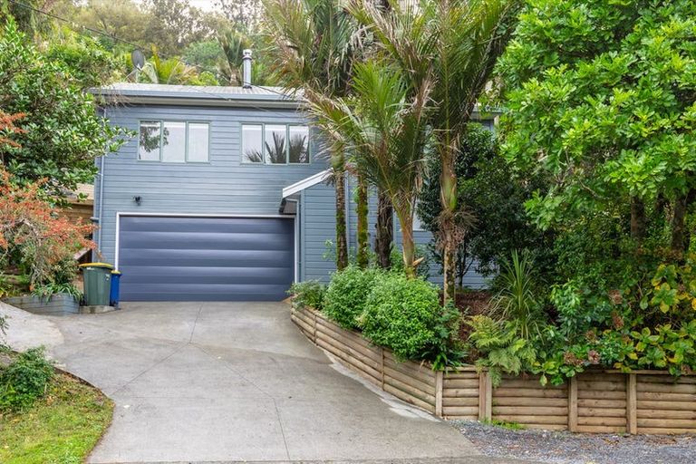 Photo of property in 153 Woodlands Park Road, Titirangi, Auckland, 0604