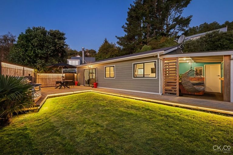 Photo of property in 11 Mcmanaway Grove, Stokes Valley, Lower Hutt, 5019