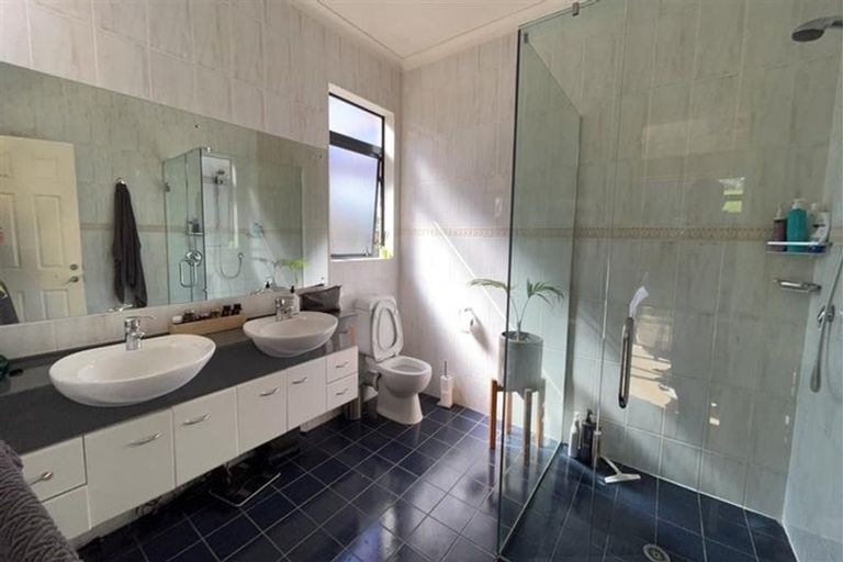 Photo of property in 9 Broadwood Rise, Kumeu, 0892