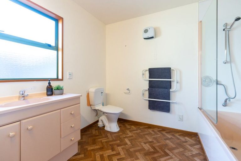 Photo of property in 117a Wynyard Crescent, Fernhill, Queenstown, 9300