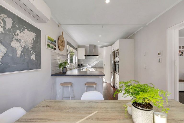 Photo of property in 15 Charthouse Lane, Whitby, Porirua, 5024