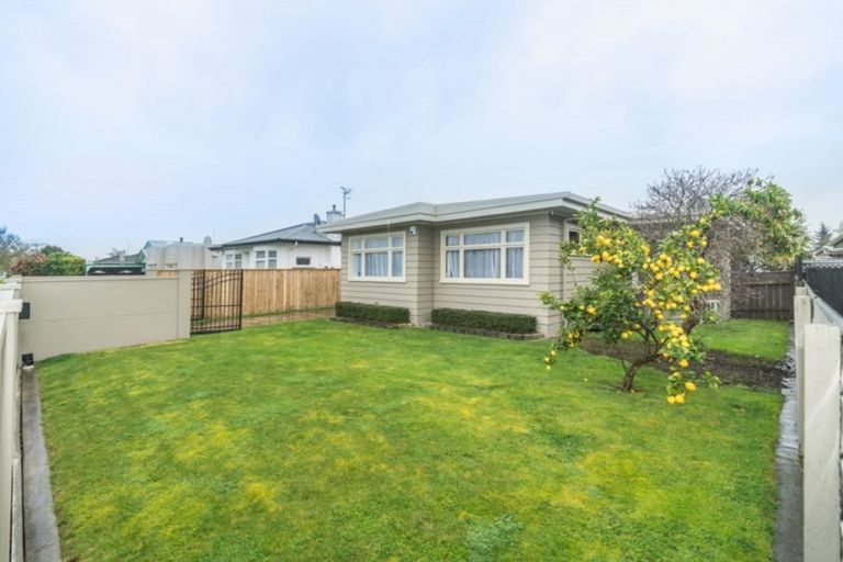 Photo of property in 30 Guy Avenue, Takaro, Palmerston North, 4410