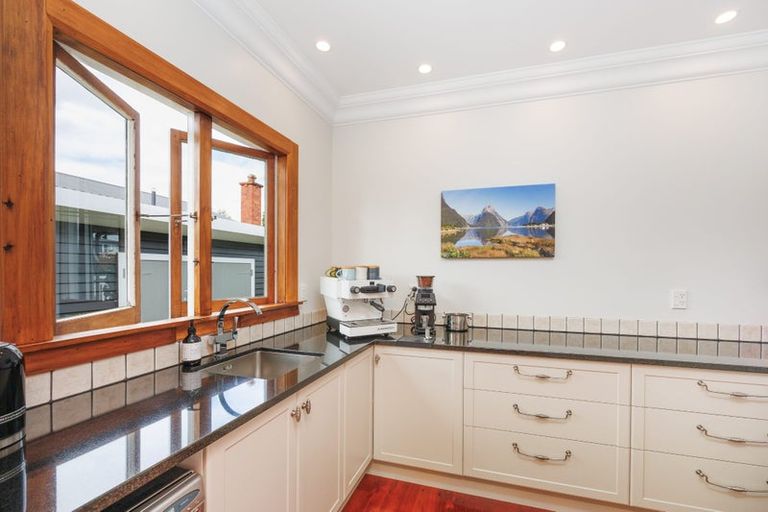 Photo of property in 75 Limbrick Street, Terrace End, Palmerston North, 4410