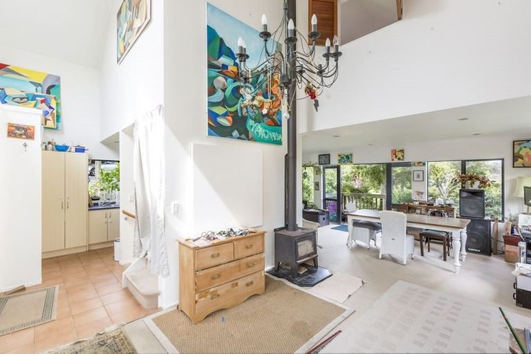 Photo of property in 2 Hill Street, Leigh, 0985