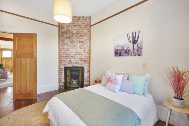 Photo of property in 35 Woodville Street, Edgeware, Christchurch, 8013