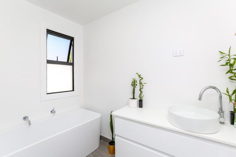 Photo of property in 105 Parklands Avenue, Bell Block, New Plymouth, 4312