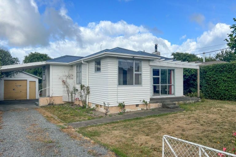 Photo of property in 24 Diamond Street, Carterton, 5713