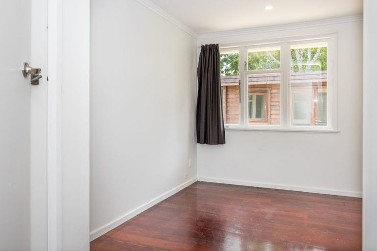 Photo of property in 1 Kenney Crescent, Fairfield, Hamilton, 3214