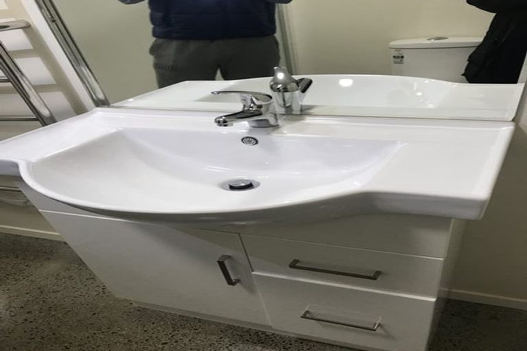 Photo of property in 33 Grove Road, Addington, Christchurch, 8024