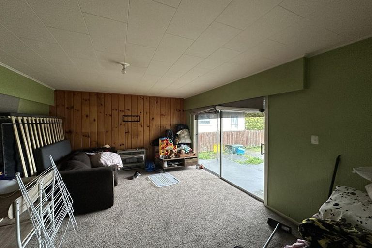 Photo of property in 6 Matthews Road, Wainuiomata, Lower Hutt, 5014