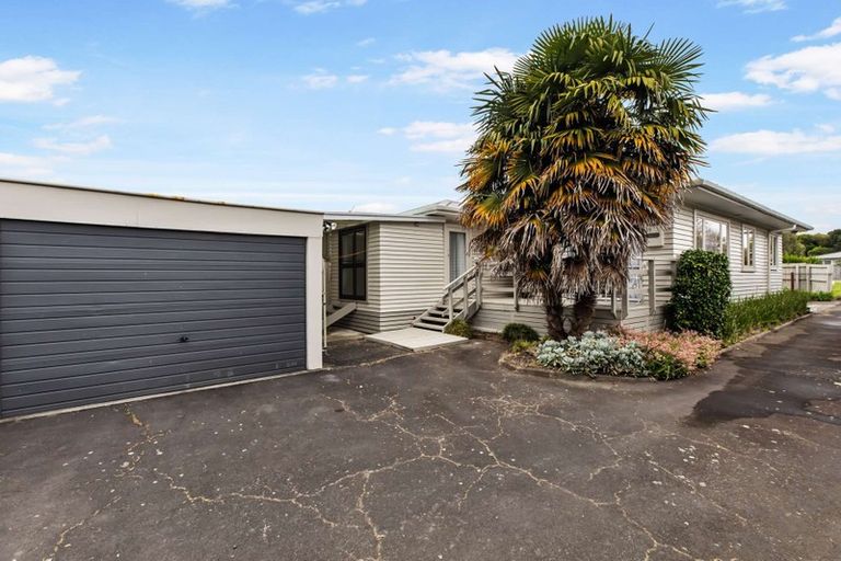 Photo of property in 2/420 Great South Road, Opaheke, Papakura, 2113