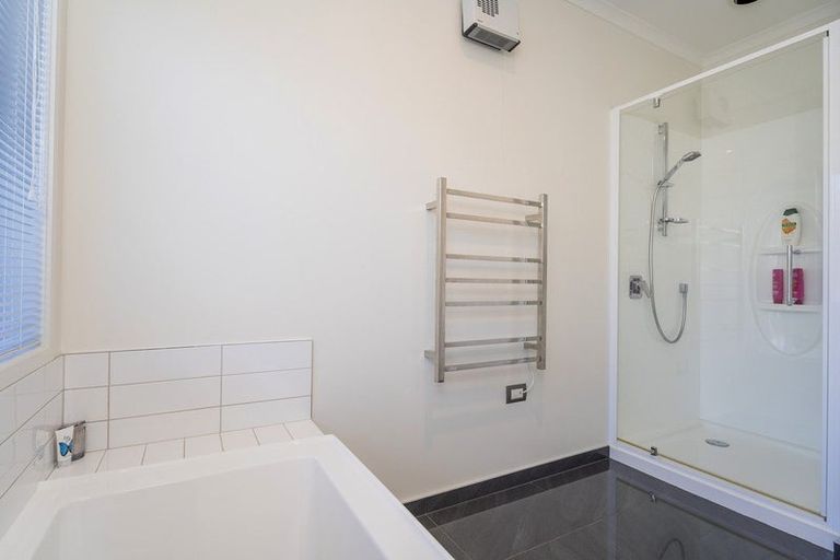 Photo of property in 6 Roseberry Place, Whitianga, 3510