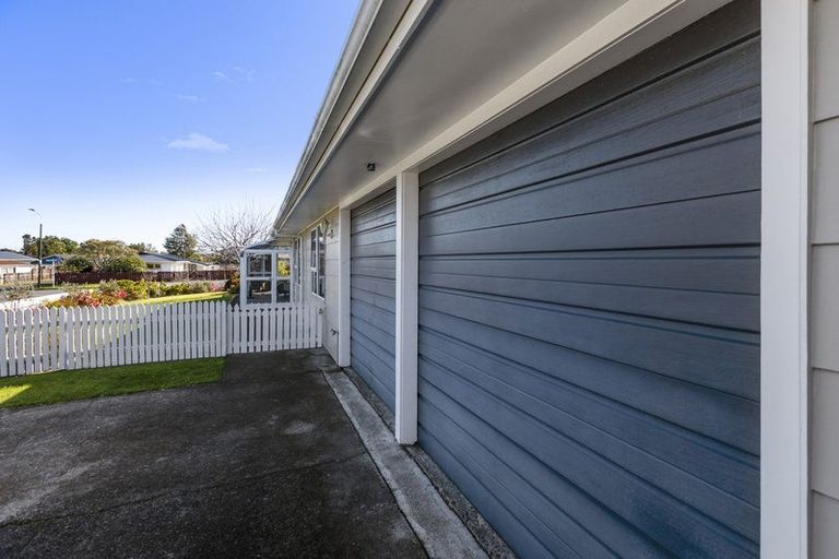 Photo of property in 2 Gardenia Avenue, Bell Block, New Plymouth, 4312