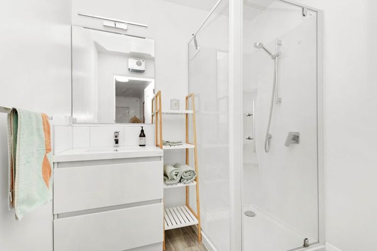 Photo of property in 37 Sunrise Boulevard, Tawa, Wellington, 5028