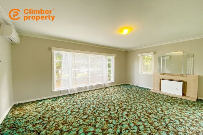 Photo of property in 8 Hugh Brown Drive, New Lynn, Auckland, 0600