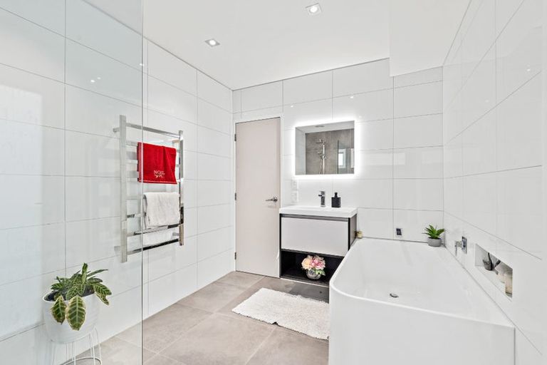 Photo of property in 54 Maxwelton Drive, Mairangi Bay, Auckland, 0630